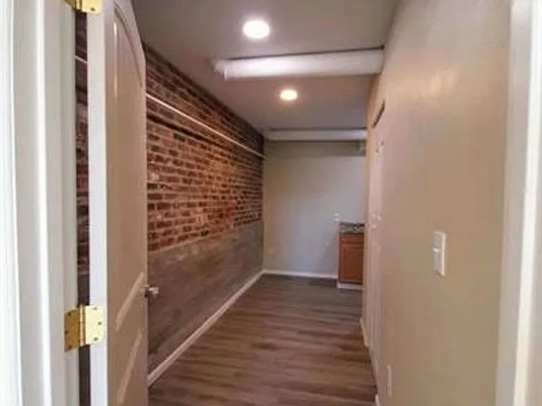 306 W Aluminum St — Photo 2