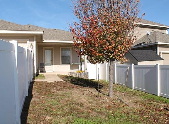 3rd image of 117 Yucca House Dr