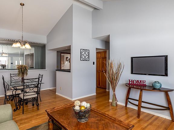 5th image of 3501 Glen Arbor Dr
