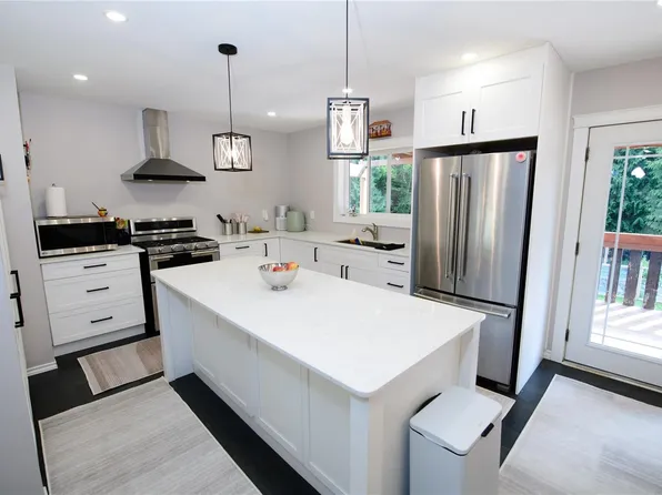 1844 Connie Rd, Sooke, BC V9Z 1C8