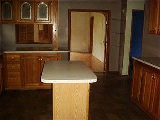 3rd image of 1314 Moffat Ln