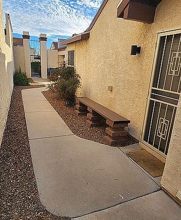 3rd image of 4942 W Doria Dr