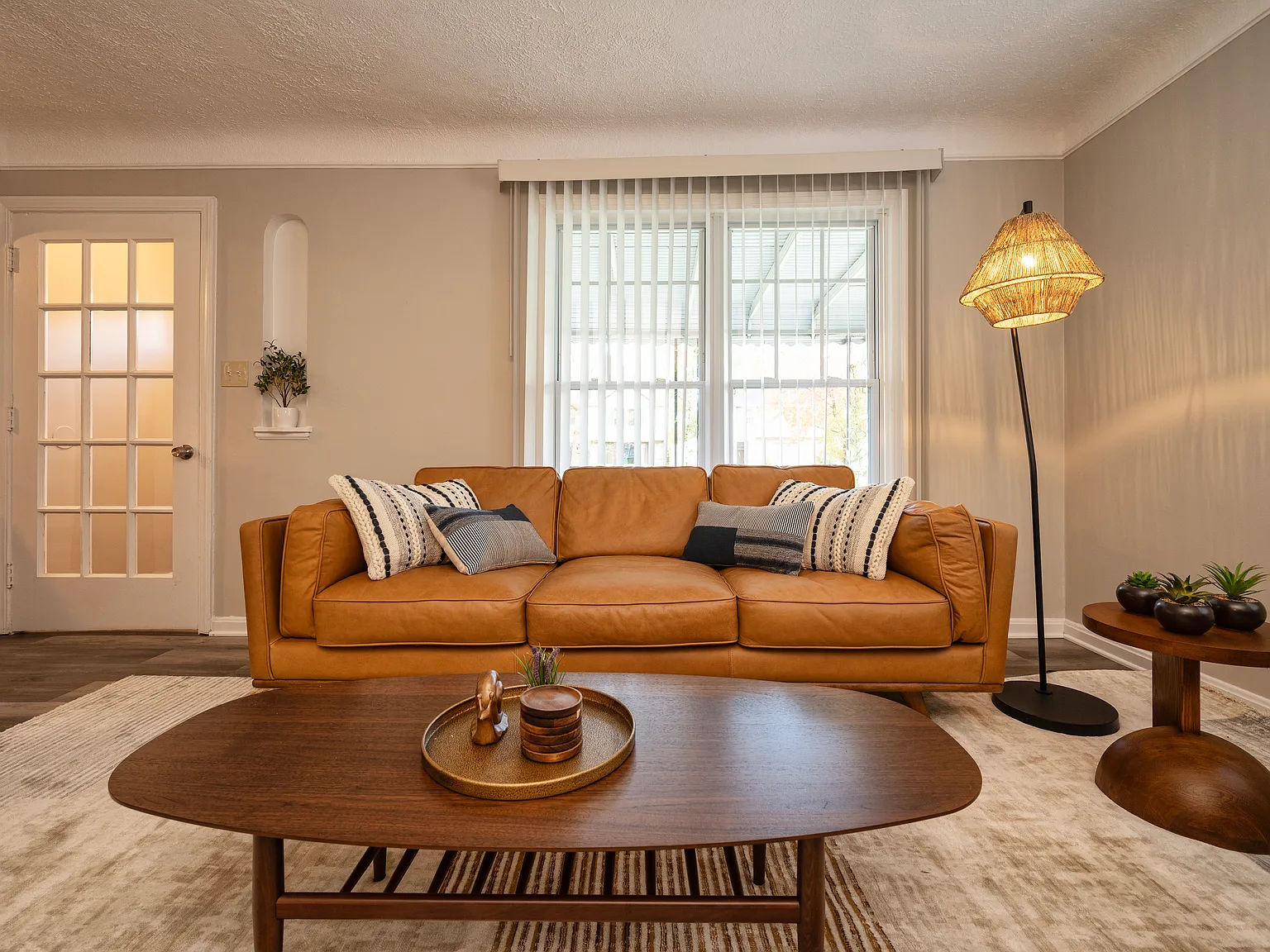 3 bed, 1.5 bath, 1326 sqft, $3,300 — Photo 4