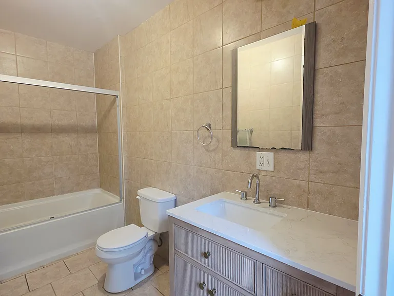 5252 Spruce St #1 — Photo 8