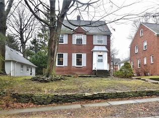 1231 Quilliams Rd, Cleveland Heights, OH 44121