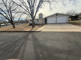 303 E Walnut St, Fredericksburg, TX 78624