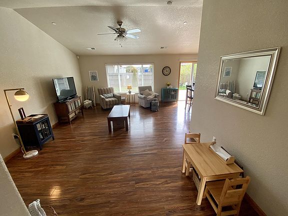 5th image of 1961 Elmwood Pl
