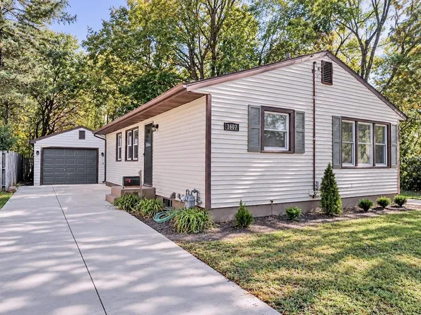 1607 Moore St, Beloit, WI 53511