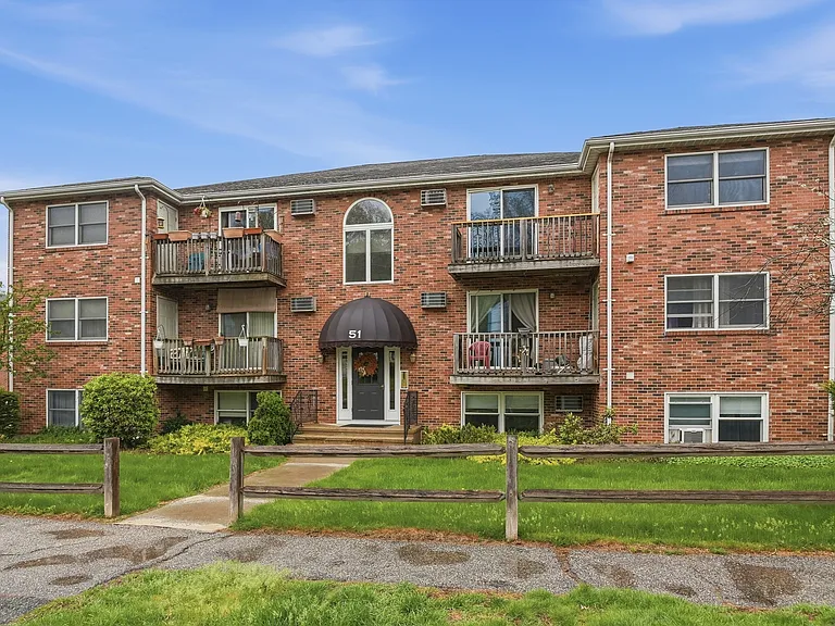 51 Alvarado Ave #204 — Photo 14