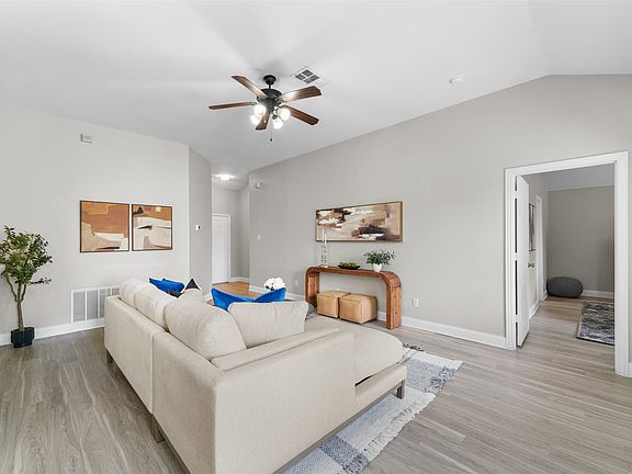 2nd image of 2408 Castle Ridge Dr
