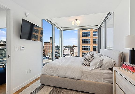 3rd image of 547 47th St #1110