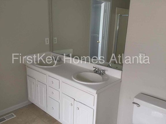 5th image of 4816 Cove Dr