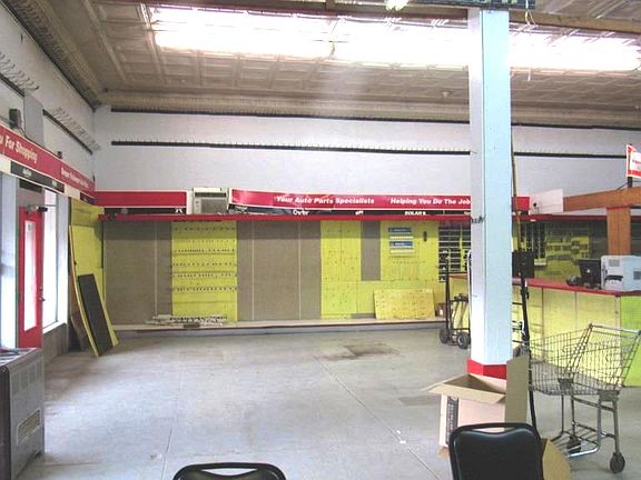 5th image of 216 N Polk St