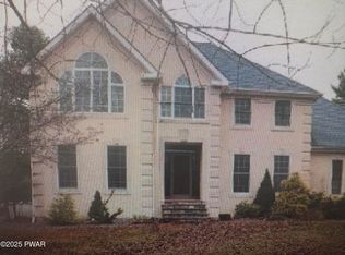125 Stoneleigh Dr, East Stroudsburg, PA 18301