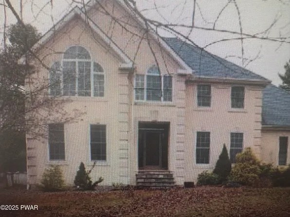 125 Stoneleigh Dr, East Stroudsburg, PA 18301