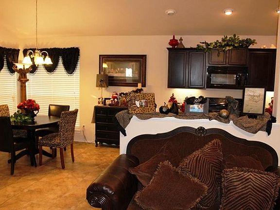 4th image of 5801 Nolan Ryan Dr