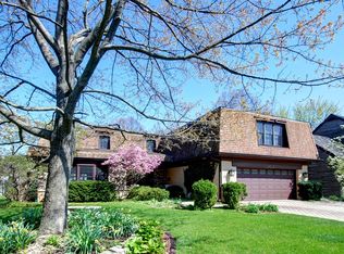 303 S Lancaster St, Mount Prospect, IL 60056