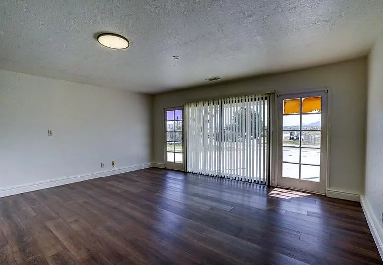 11852 Ivy Ave — Photo 14