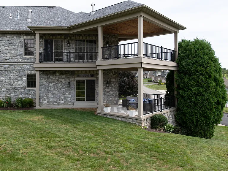 1003 Blackthorne Dr — Photo 22