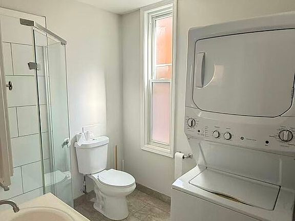 5th image of 3154 S May St