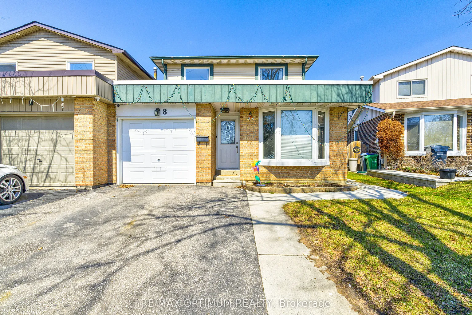 8 Joanne Ct photo 1