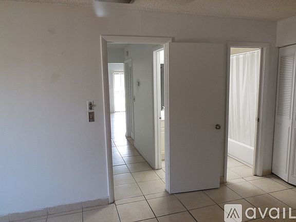 4th image of 5252 Bosque Ln #1