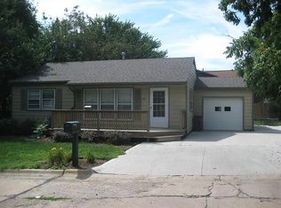 1415 Vista Ln, Manhattan, KS 66502