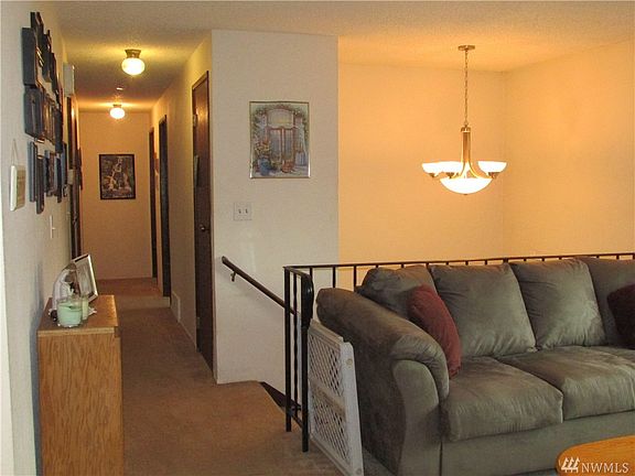 4th image of 15714 39th Avenue Ct E