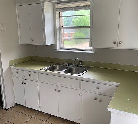 4th image of 508 Upton Rd