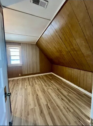 3 bed, $1,300 — Photo 4