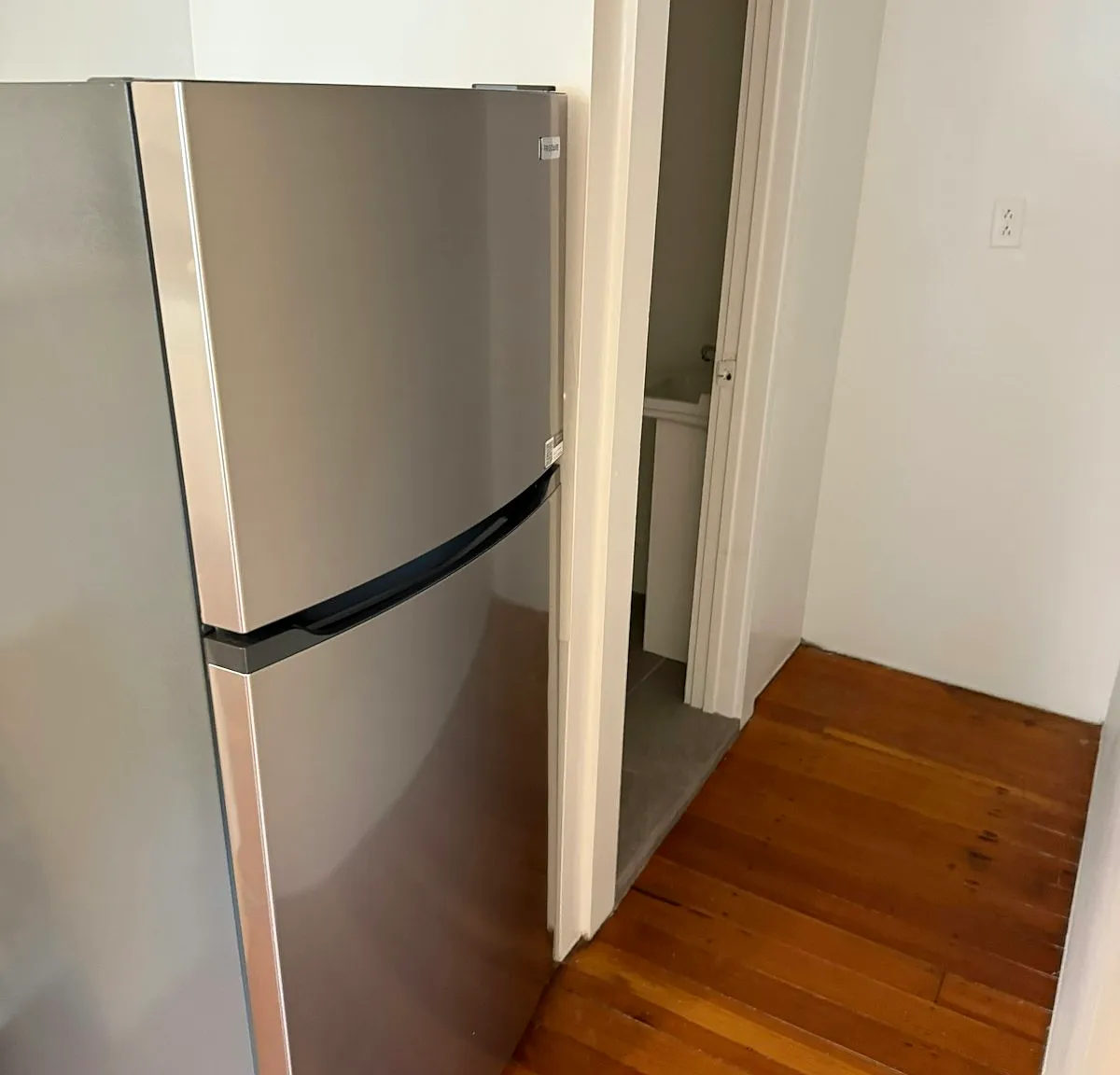 66 Friend Street, Unit 68 1st FLR left — Photo 2