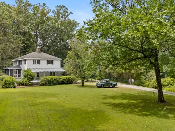 59 Snowberry Lane, New Canaan, CT 06840