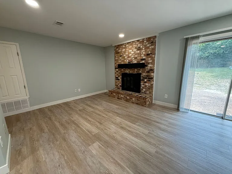420 Dolphin St — Photo 11