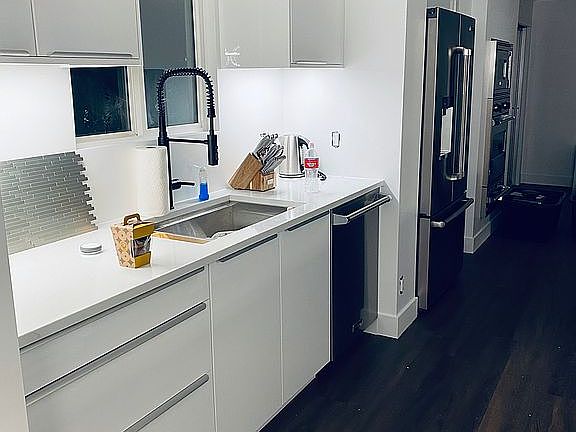 2nd image of 2408 E Catalina Dr