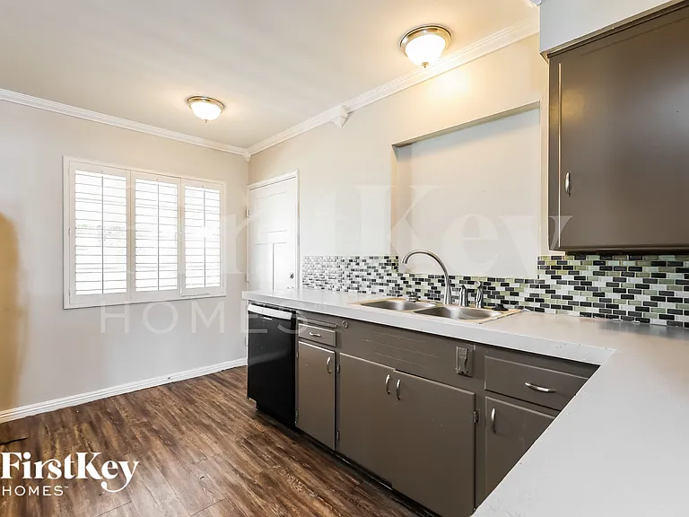 2025 W Campbell Ave — Photo 6