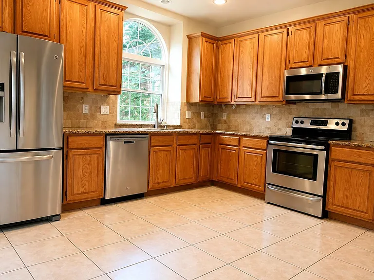 14218 Swallowfield Dr — Photo 8