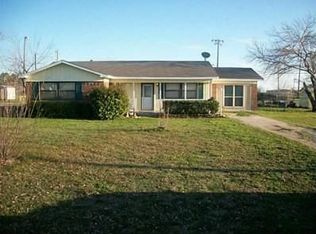 100 Dilworth, Italy, TX 76651