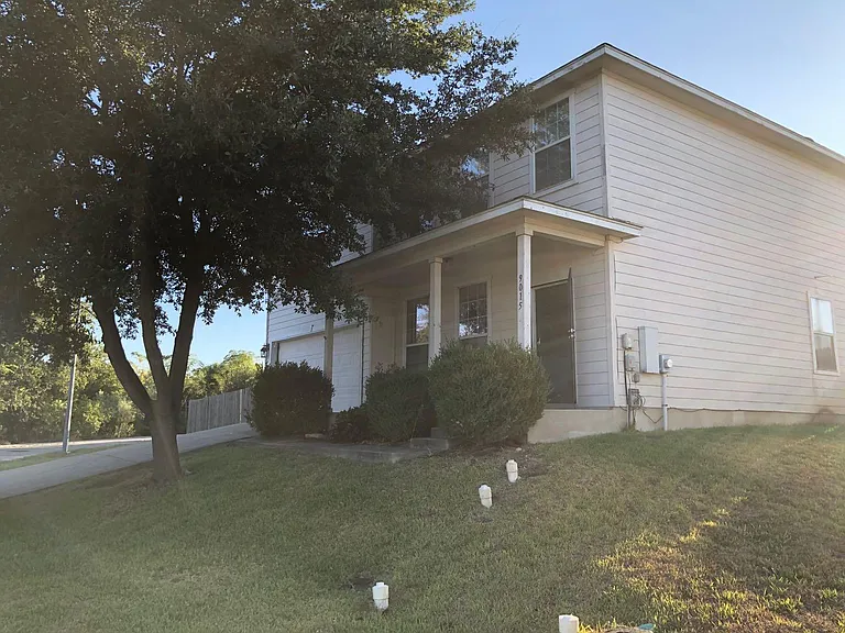 9015 Magna Carta Loop — Photo 12