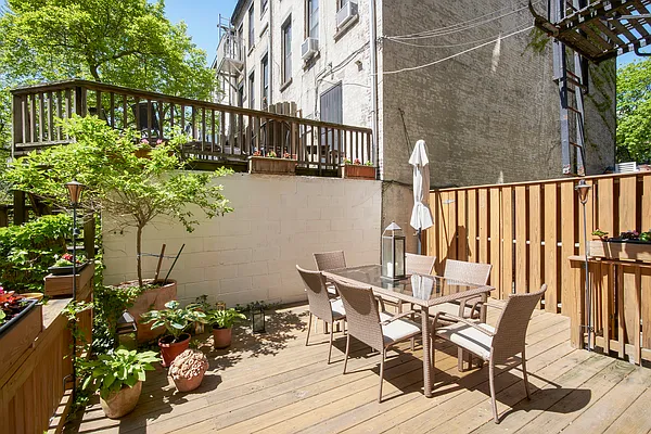 Sold by Compass | media 5
