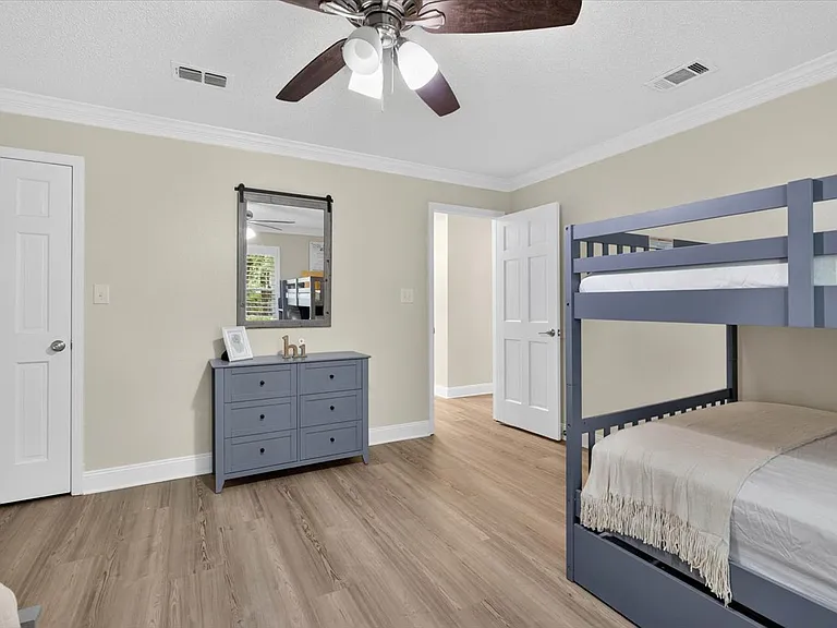 3520 Clifden Dr — Photo 25
