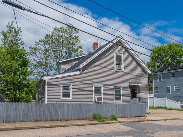 52 Luna St, Providence, RI 02904