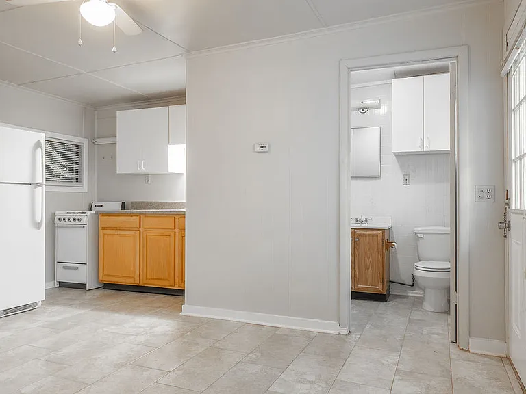 220 N Adelle Ave #1-B — Photo 4