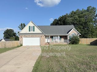 641 Corsegan Rd, Fayetteville, NC 28306