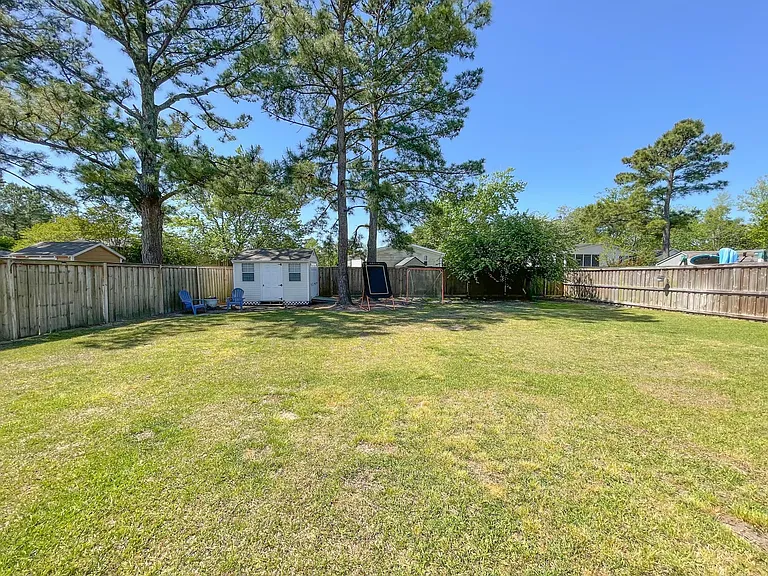 455 Aurora Pl — Photo 33