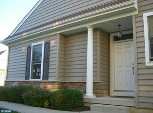 623 Strawbridge Ln, West Grove, PA 19390