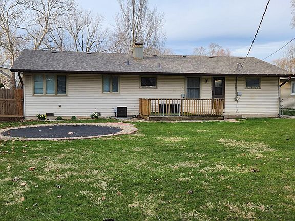2nd image of 1020 Marion Ave