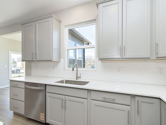 4th image of 7214 Barrett Dr