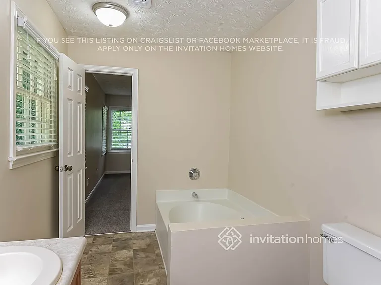 2110 Amber Creek Dr — Photo 12