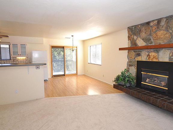 3rd image of 615 Pauley Dr