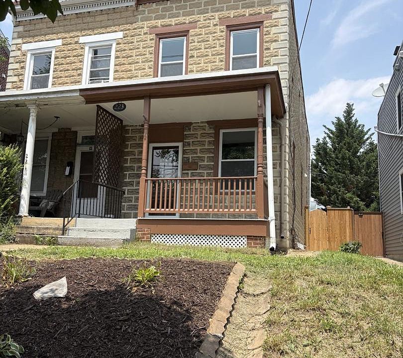 1st image of 223 E 5th St
